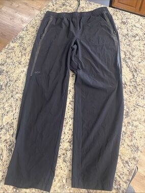 QOR Men's Black Lightweight  Joggers